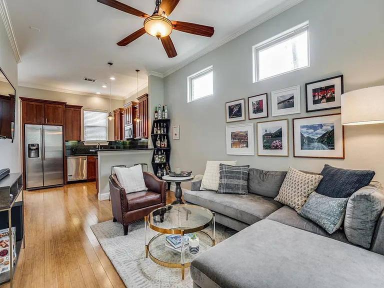 2606 N Henderson Ave #D — Photo 5