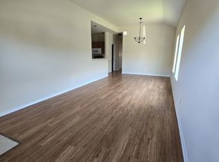 919 Walnut St, Burleson, TX 76028