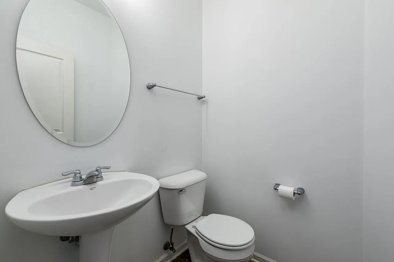 3 bed, 2.5 bath, 1971 sqft, $3,600 — Photo 2