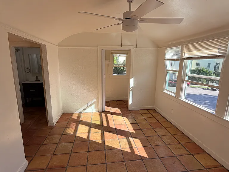407 Loma Dr #407 — Photo 5