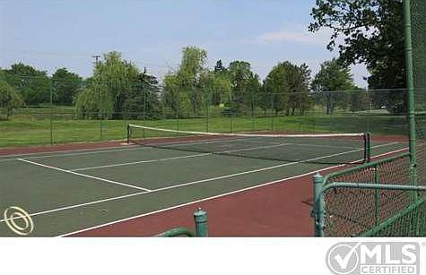 05-Tennis-courts.JPG