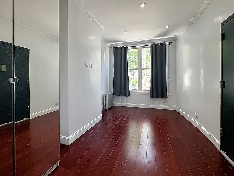 1867 Bleecker St #1L — Photo 2
