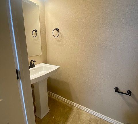 4th image of 1049 N Leverett Ave