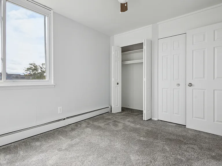 Fox Pointe Apartments — Photo 31