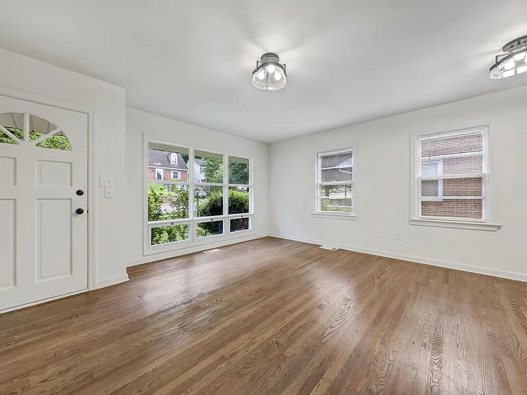 1523 Main St SW — Photo 16