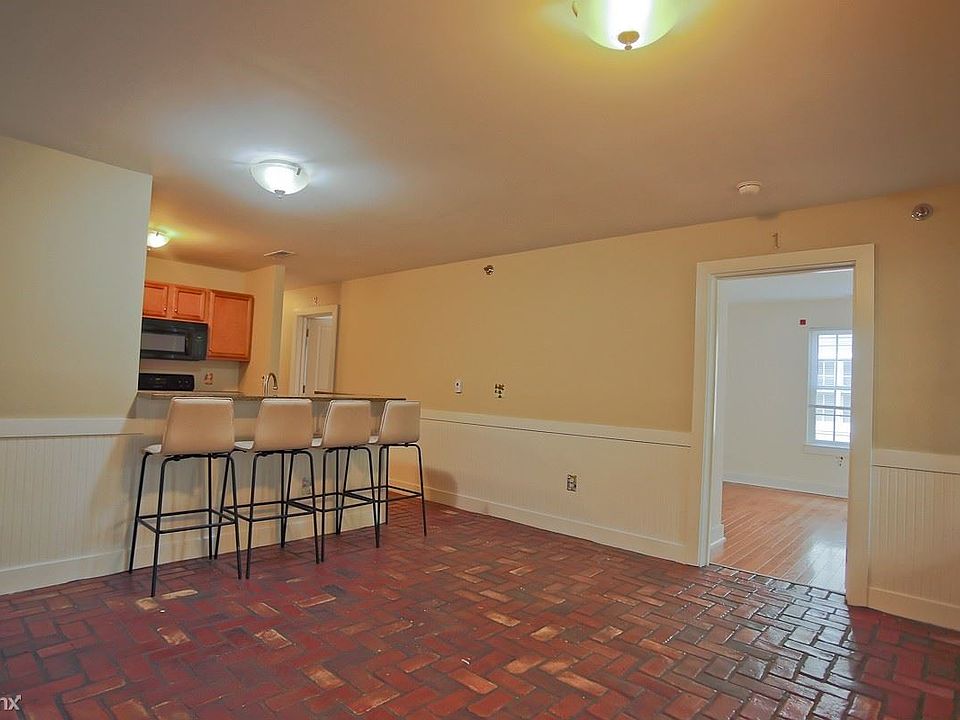 419 17th St NW Charlottesville VA Zillow