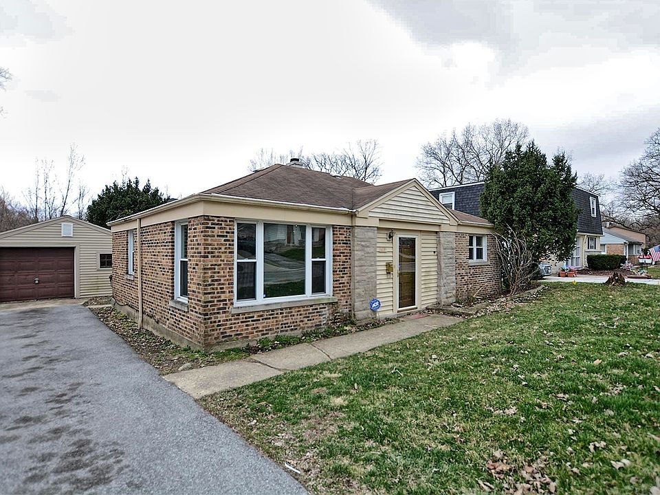 1st image of 319 Oakwood St