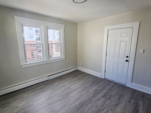 stamford-connecticut-240502497 picture