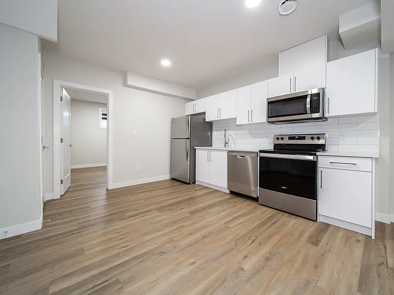 106 Penn Pl #B — Photo 4