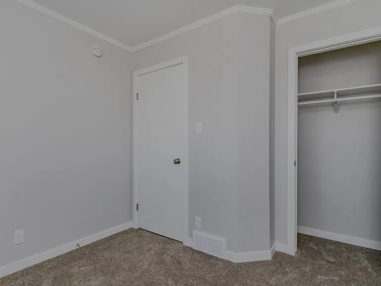 1420 N Silverleaf Blvd — Photo 33