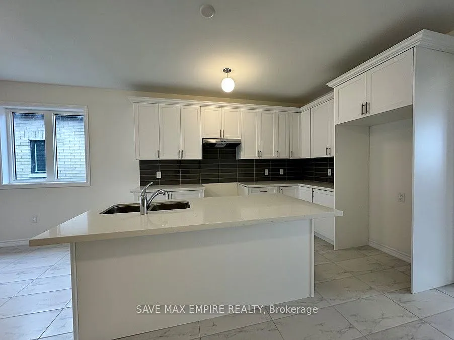 3 bed, $3,000 — Photo 4