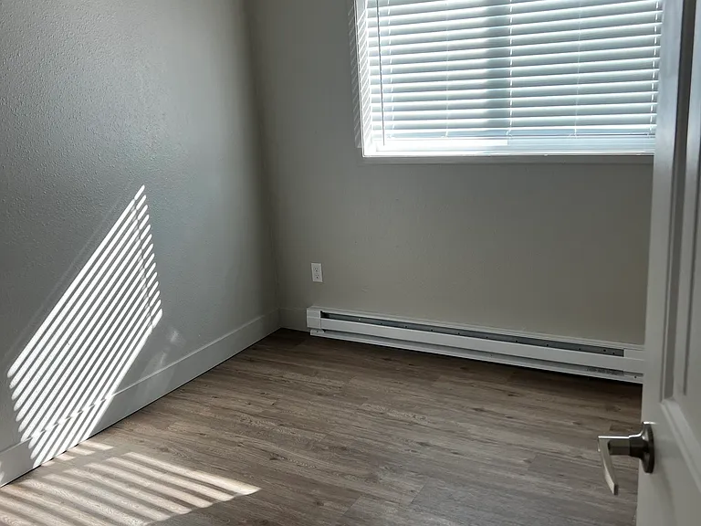 Bitter Creek Apartments — Photo 4