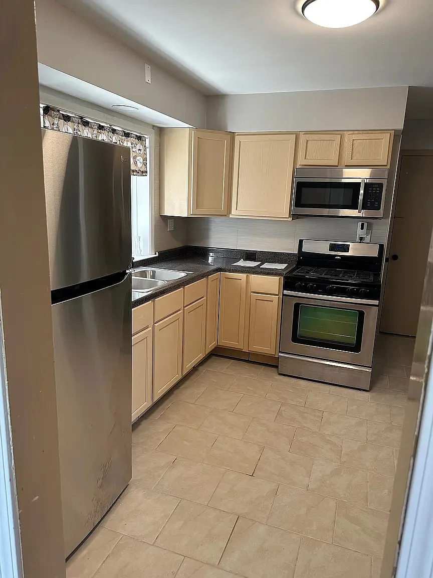 2 bed, 700 sqft, $1,650 — Photo 4