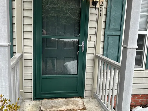 201 Walnut Grove Rd, East Stroudsburg, PA 18301