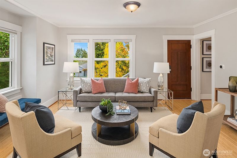 2nd image of 4125 38th Avenue SW