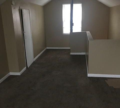 5th image of 16225 Robson St
