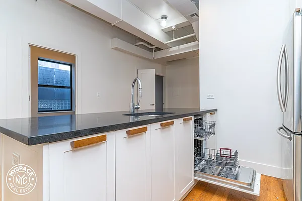 Rented by MySpaceNYC | media 54