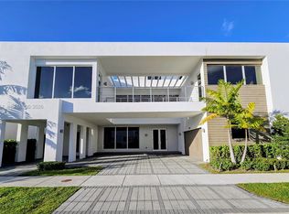 10289 NW 75th Ter, Doral, FL 33178
