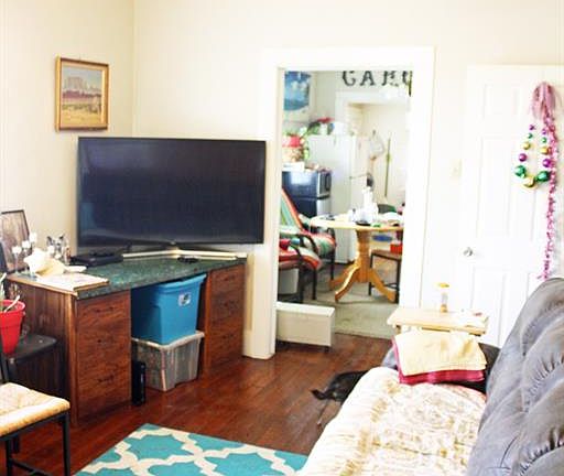 3rd image of 5122 Avenue Q 1/2