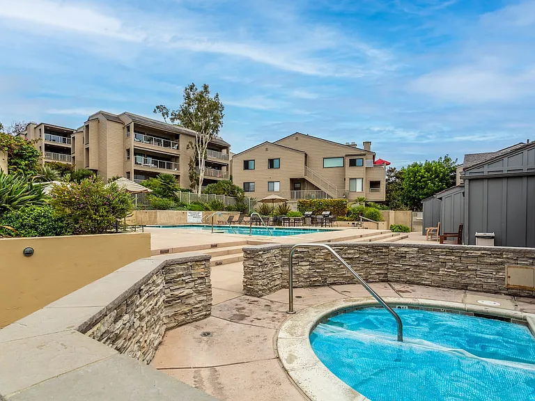 295 Sea Forest Ct — Photo 37