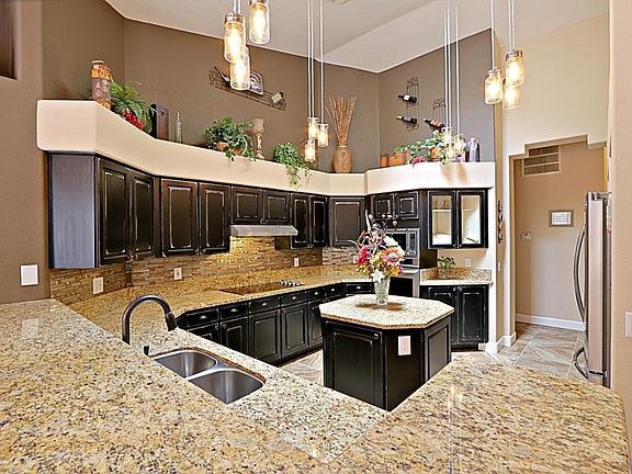 5th image of 4406 E Barwick Dr