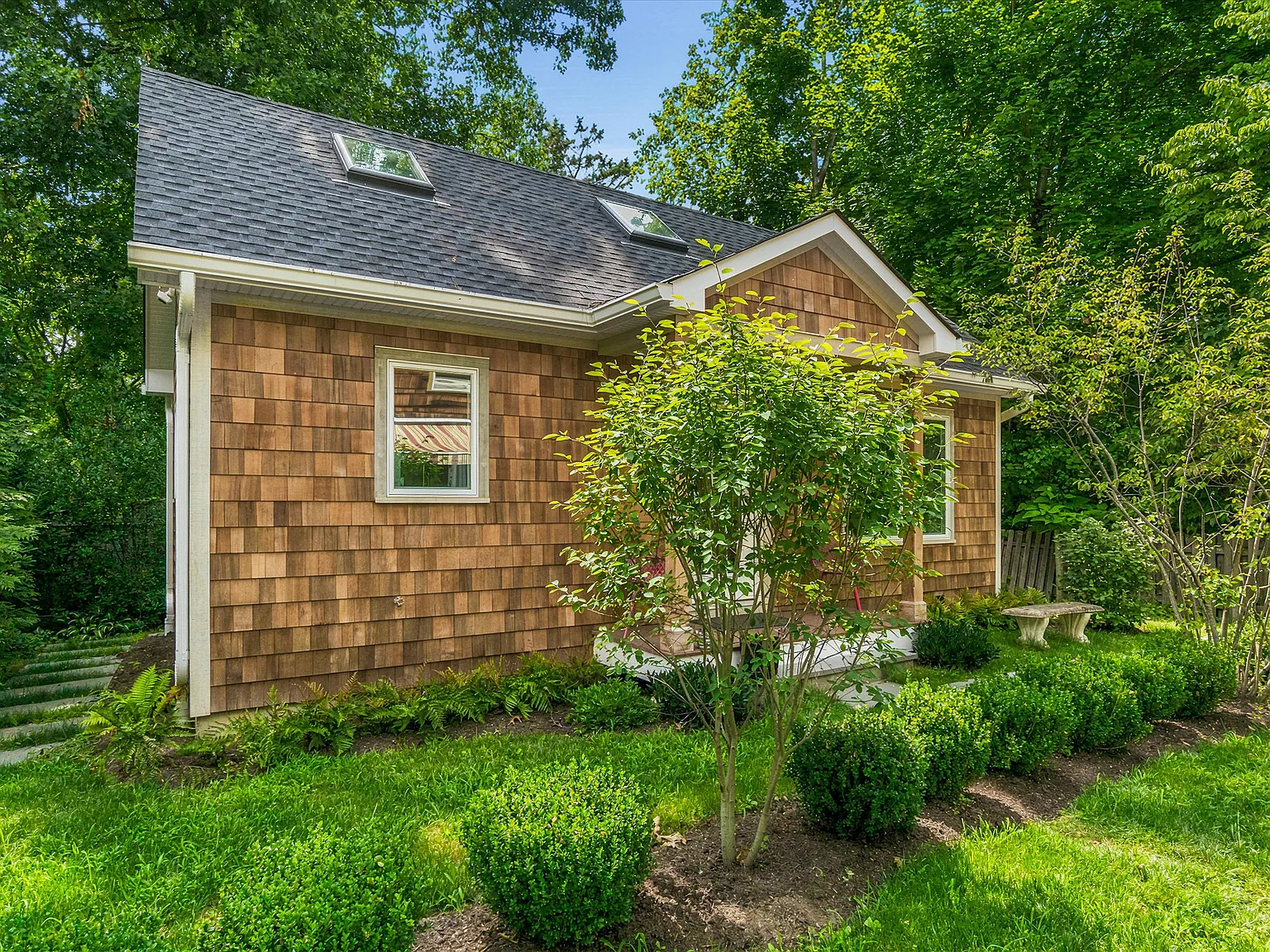 1 bed, 1.5 bath, 1000 sqft, $3,300 — Photo 3