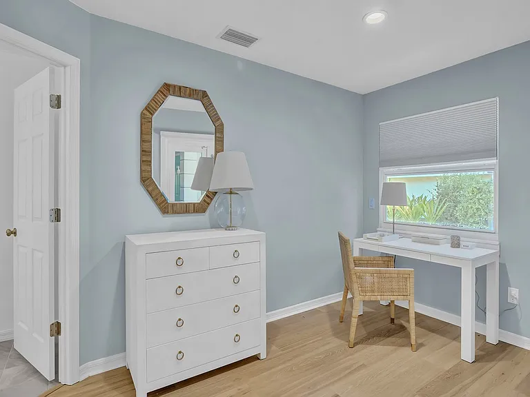 786 Dahlia Ln — Photo 14