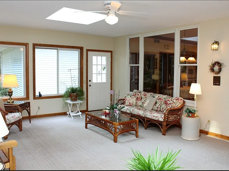 7217 Pine Tree Ct — Photo 35