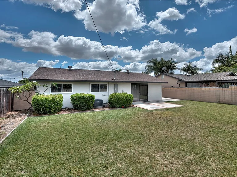 11833 Pounds Ave — Photo 3