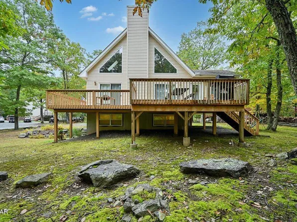 101 Bowspirit Ln, Lackawaxen, PA 18435