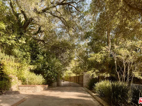 1372 Benedict Canyon Dr, Beverly Hills, CA 90210