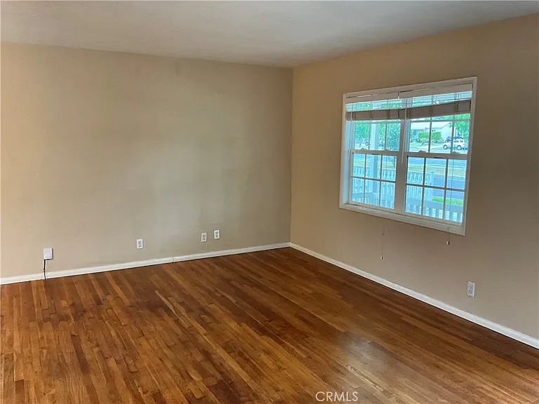 5934 White Oak Ave — Photo 9