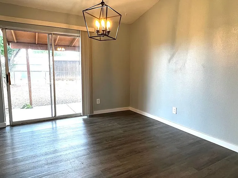 8406 E Sommer Dr — Photo 5