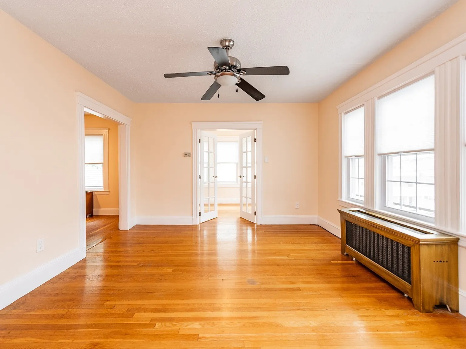 2 bed, 1.0 bath, 1100 sqft, $2,950 — Photo 4