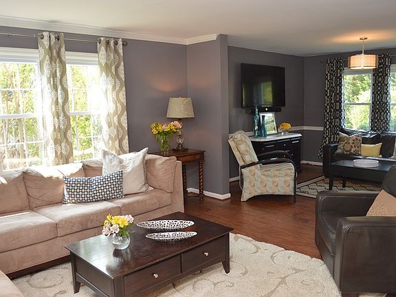 Natural light at all corners!