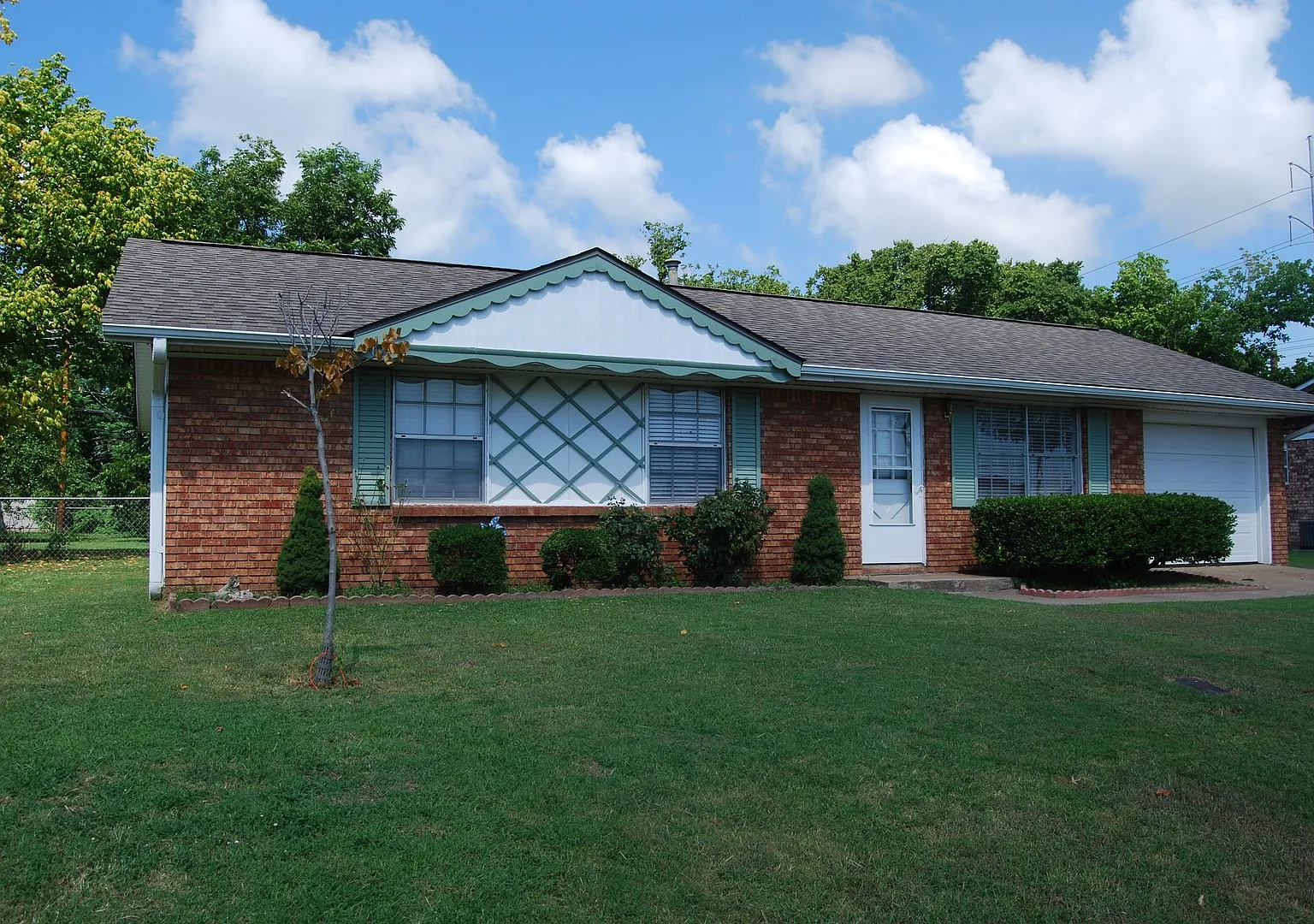 Beautiful 3 Bed, 1.5 Bath Home in the Heart of Fort Smith — Photo 1