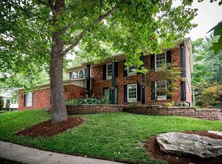 2730 Diamond Ridge Ln, Saint Louis, MO 63131