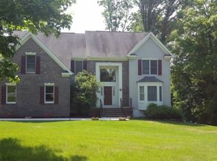 17 Austin Hill Rd, Clinton, NJ 08809