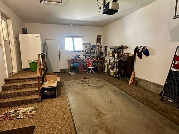 3rd image of 706 S 5th St E