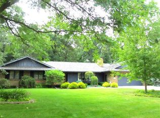 3245 Mineral Springs Rd, Sterling, IL 61081