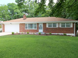 9615 Twincrest Dr, Saint Louis, MO 63126