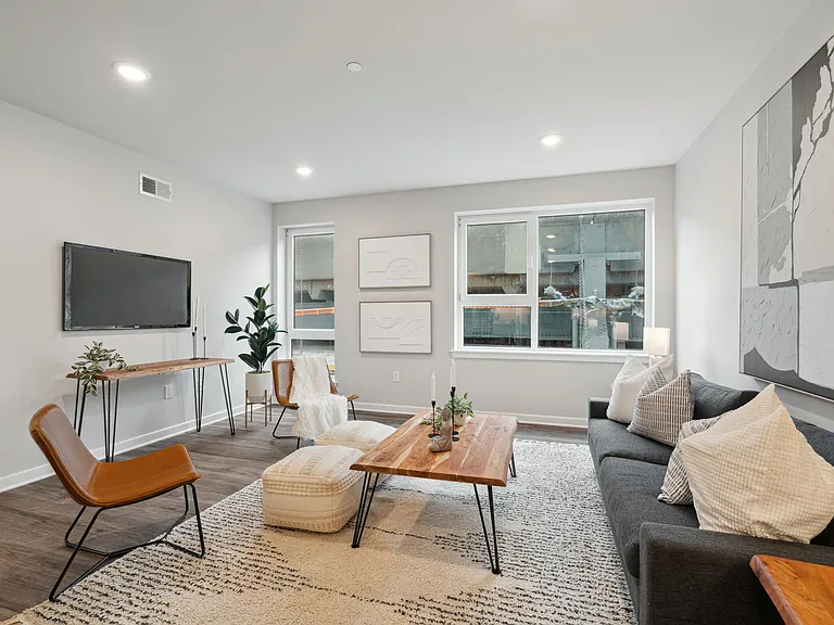 101 Oxford — Photo 14