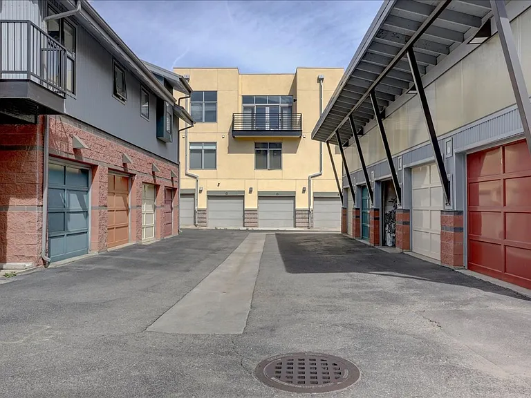 4520 Broadway #206 — Photo 27