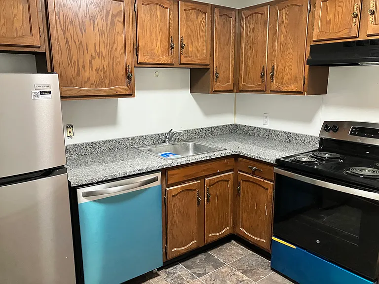 The Stockade Apartments — Photo 9