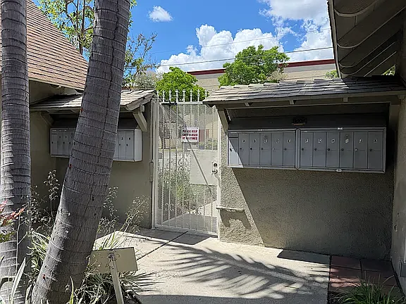 Quiet Park Apartments — Photo 2