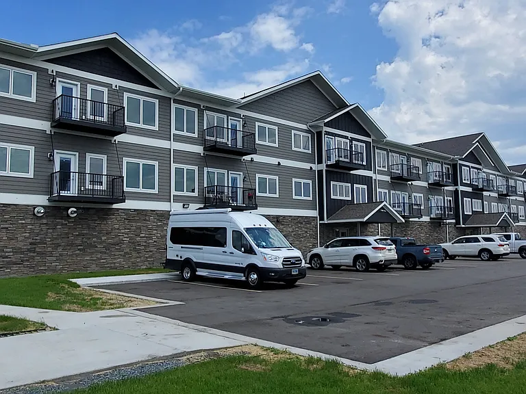 715 Lake Shore Dr NE #104 — Photo 6