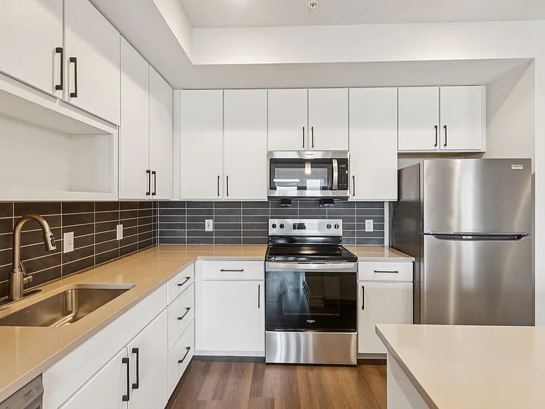 Park Morton Apartments — Photo 12