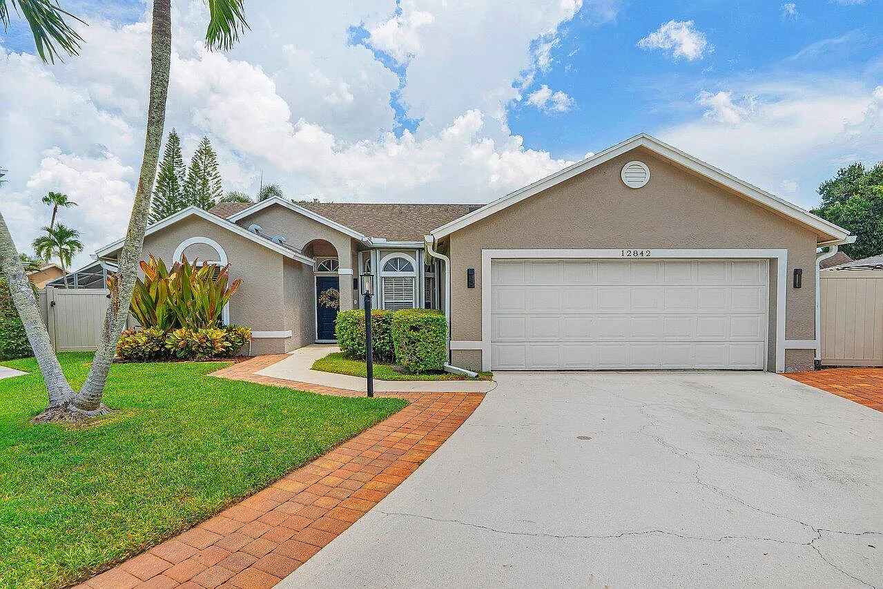 2 bed, 2.0 bath, 1415 sqft, $7,500 — Photo 1