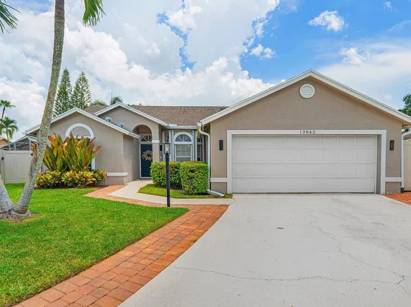 12842 Meadowbend Dr, Wellington, FL 33414