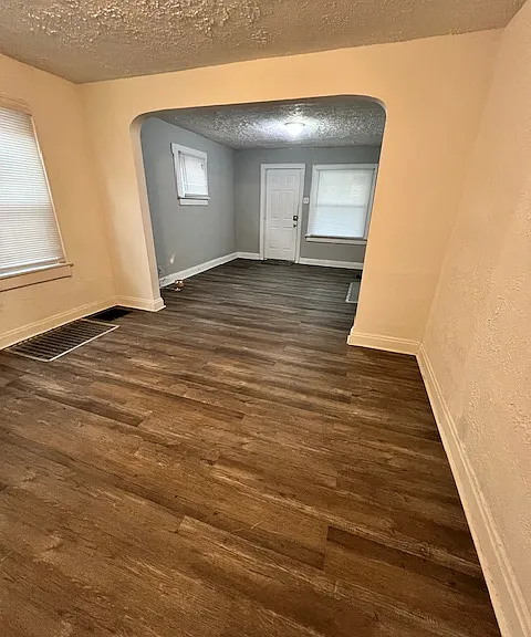 418 S Terrace Ave — Photo 3